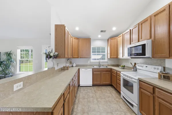 $356,000 | 11 Savannah Oak Drive, Bluffton, SC 29910