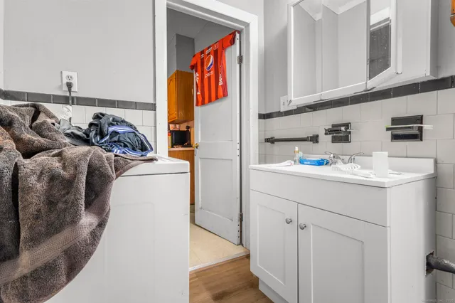 $515,000 | 32 Huntington Avenue, New Haven, CT 06512