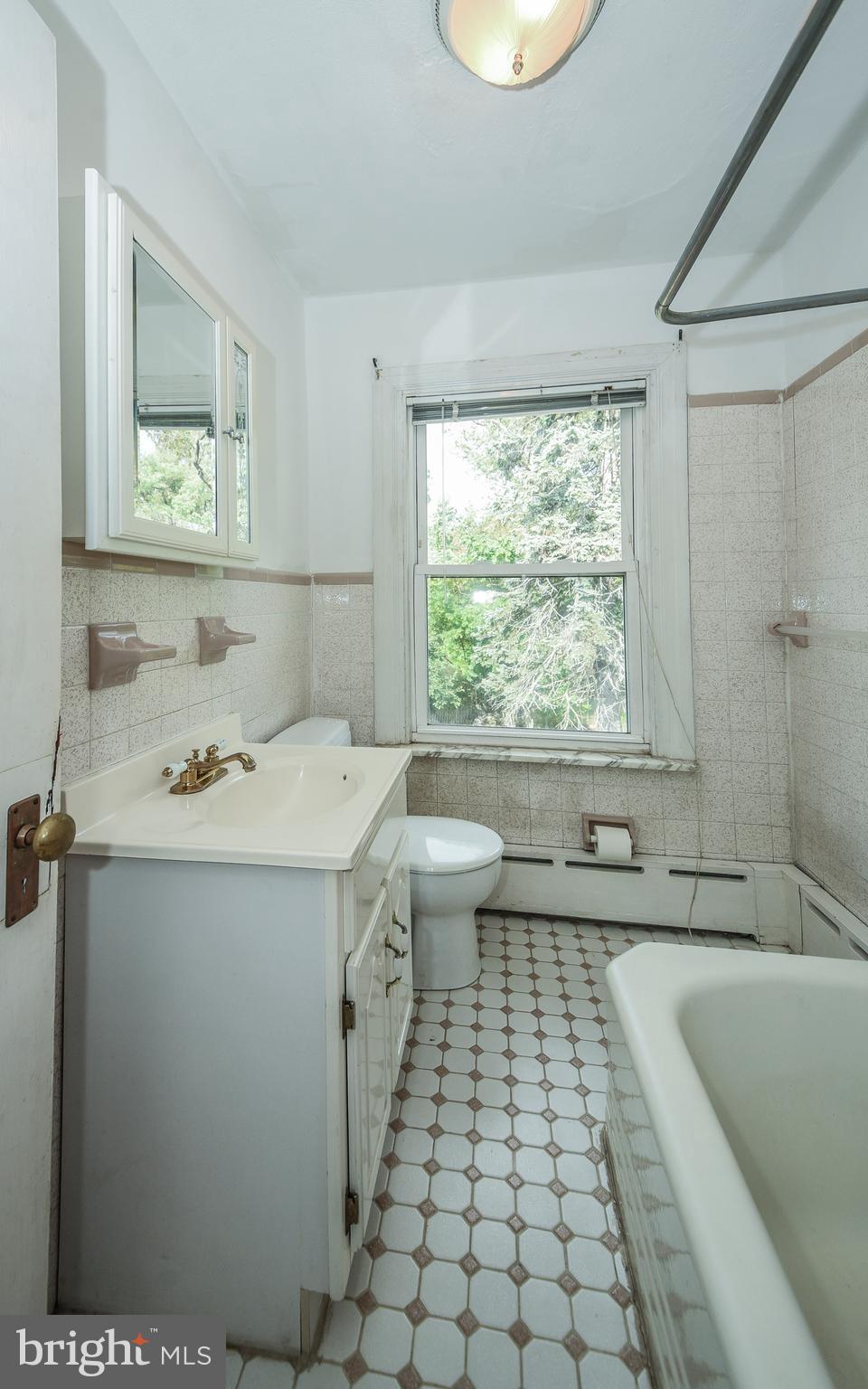 427 West Waverly Road Glenside, PA 19038 - Photo 19 of 26 Bathroom