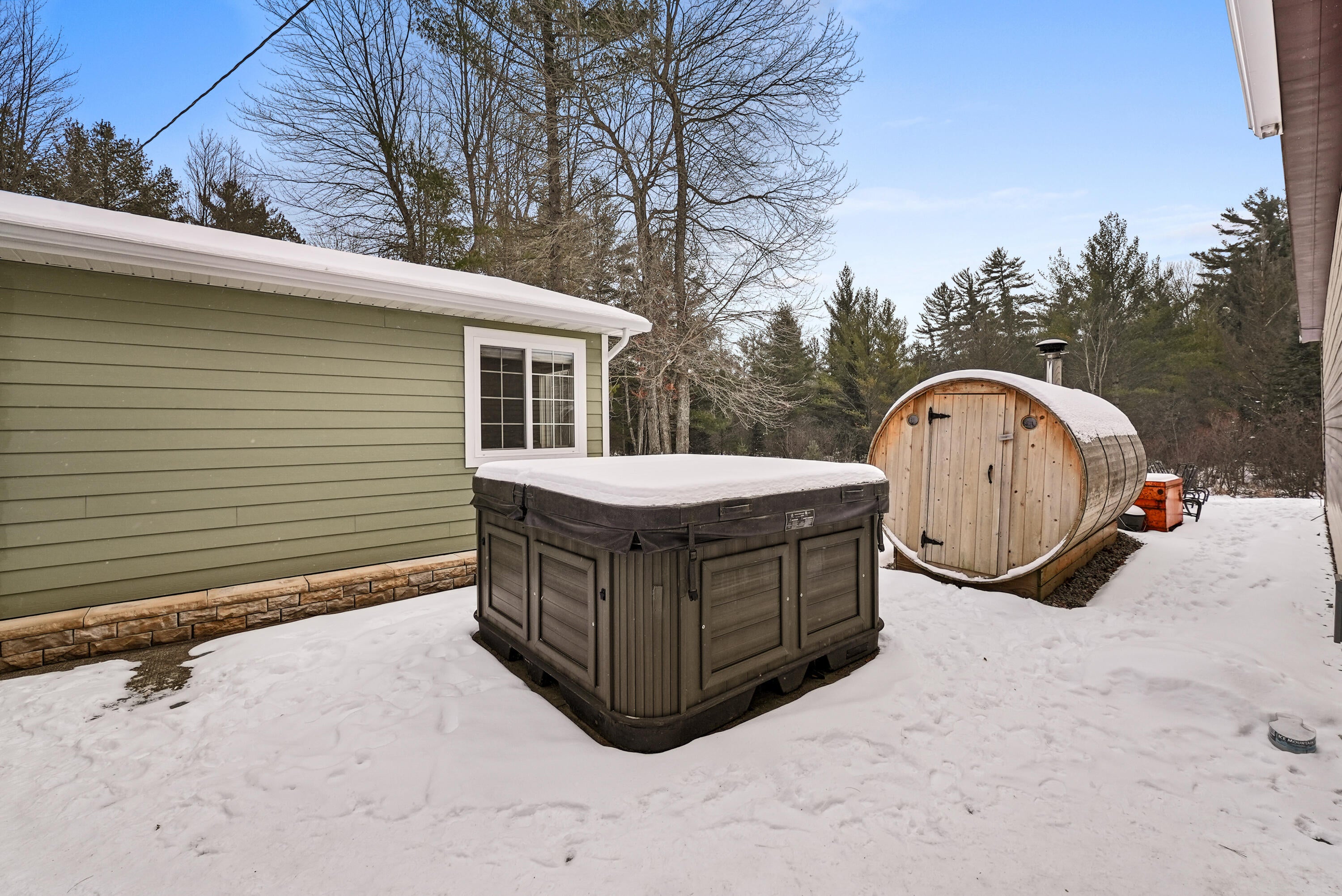 8017 Lyman Road Roscommon, MI 48653 - Photo 3 of 36 Gallery Image 3
