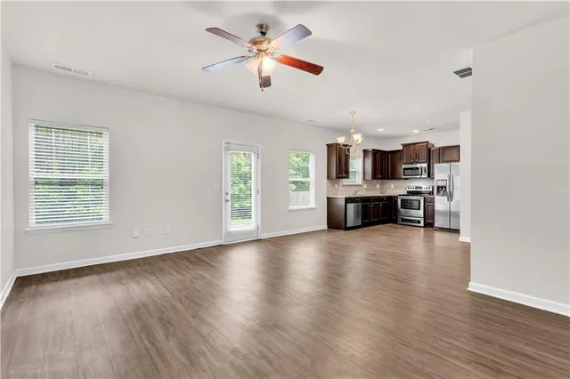 $2,100 | 4488 Ravenwood Drive, Union City, GA 30291