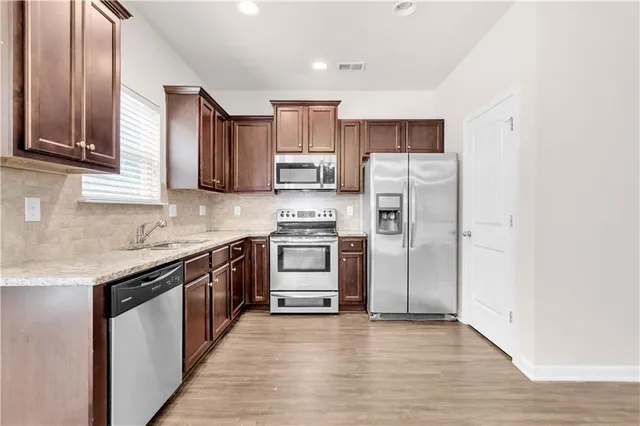 $2,100 | 4488 Ravenwood Drive, Union City, GA 30291