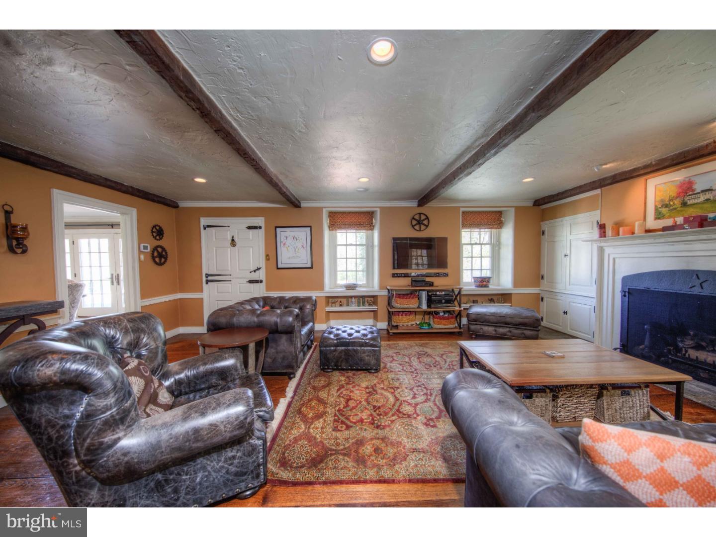 609 Newtown Road Berwyn, PA 19312 - Photo 14 of 24 Living Room