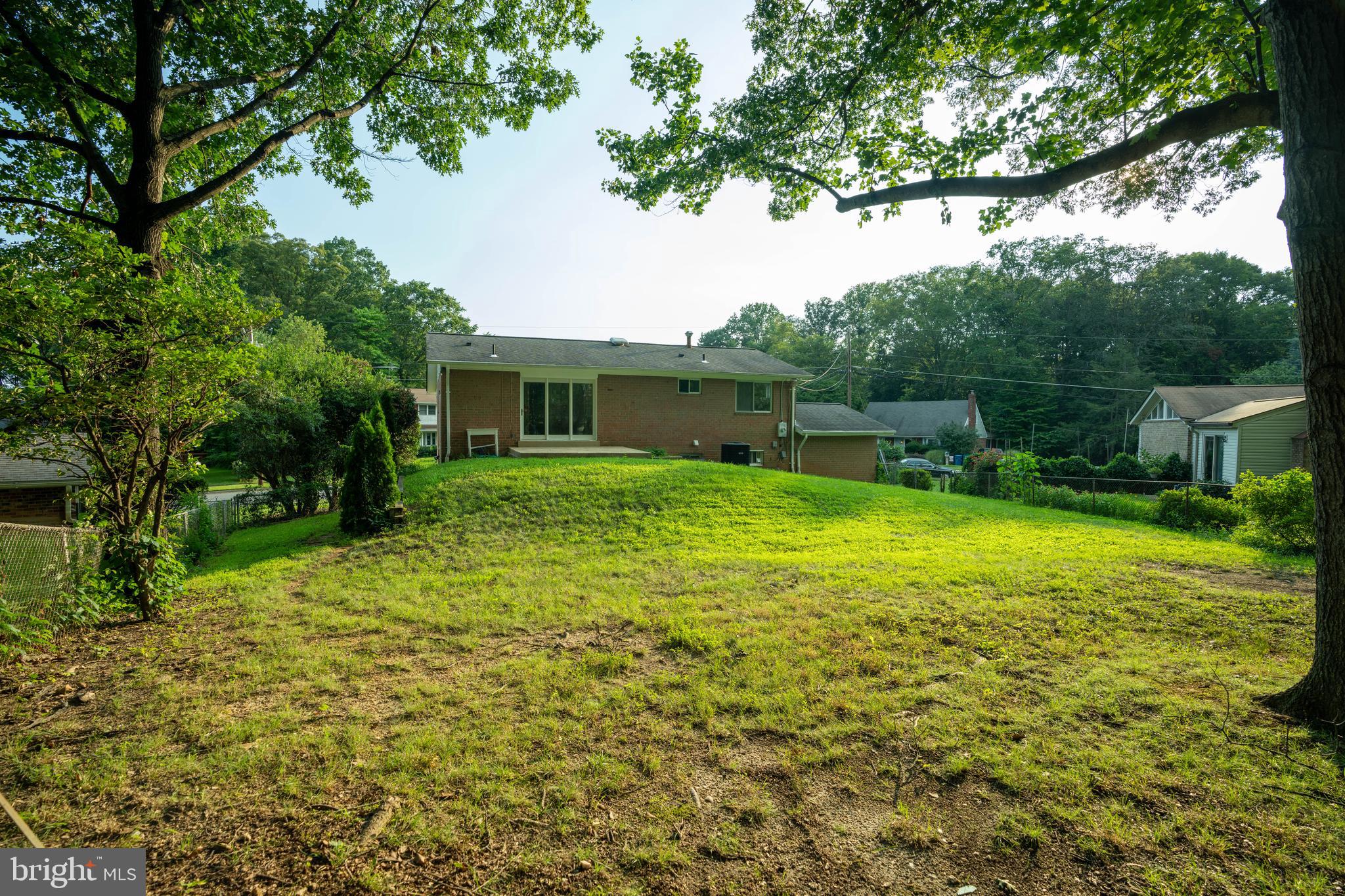 6907 Barnack Drive Springfield, VA 22152 - Photo 38 of 40 Backyard