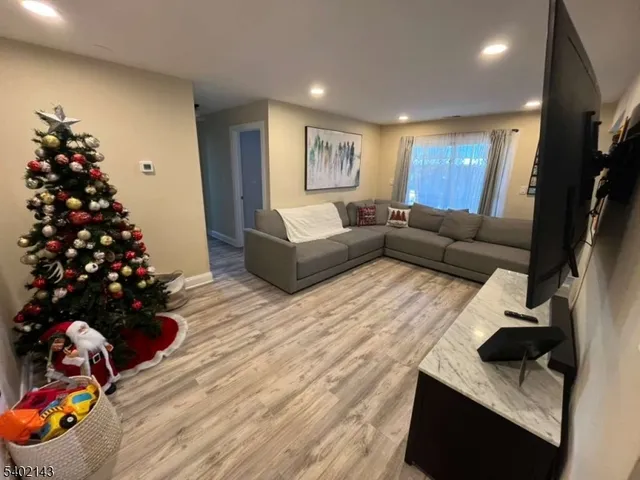 $2,450 | 220 Sierra Court, Woodbridge, NJ 07095