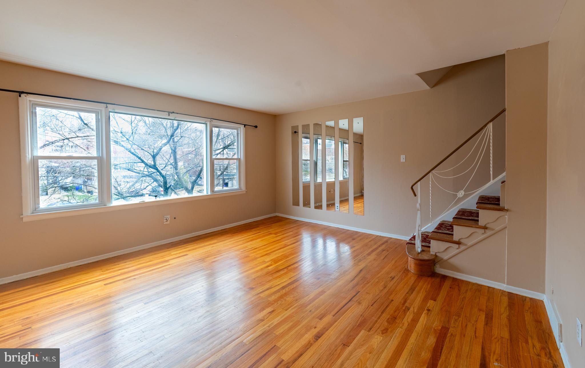 7218 Valley Avenue Philadelphia, PA 19128 - Photo 17 of 50 Living room