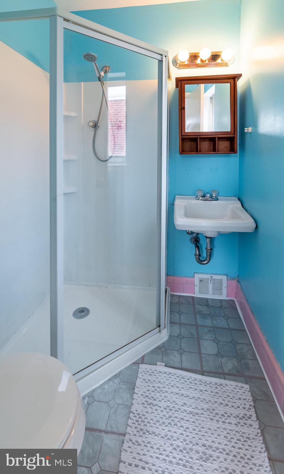 7218 Valley Avenue Philadelphia, PA 19128 - Photo 26 of 50 Private bathroom