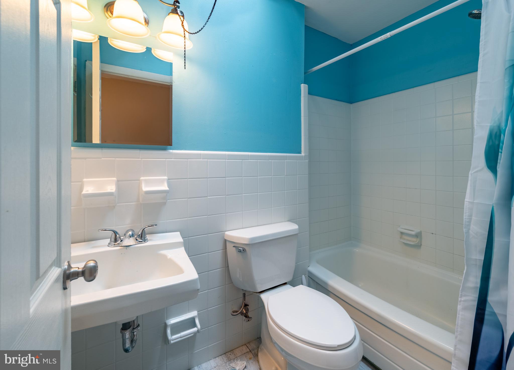 7218 Valley Avenue Philadelphia, PA 19128 - Photo 35 of 50 Second full bathroom