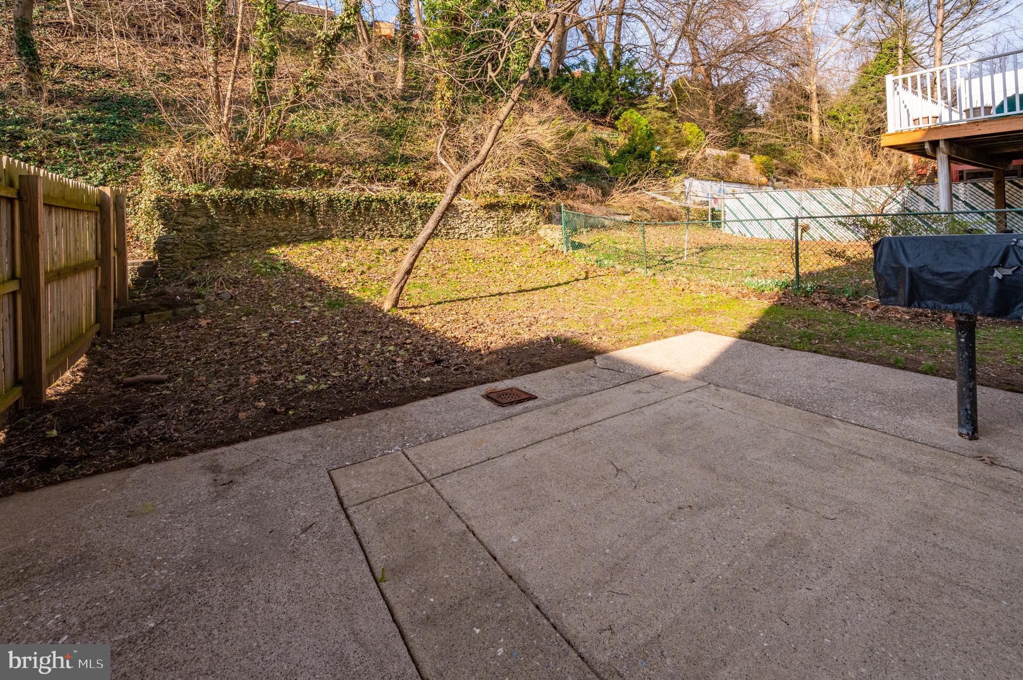 7218 Valley Avenue Philadelphia, PA 19128 - Photo 41 of 50 Great space to entertain!