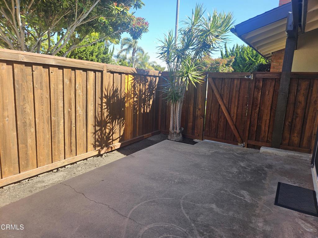 3510 Isle Way Oxnard, CA 93035 - Photo 22 of 26 a view of wooden fence