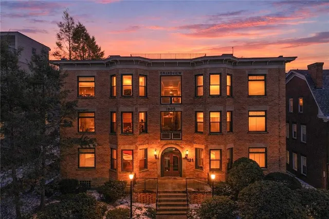 $325,000 | 121 Grandview Avenue, Unit 8, Pittsburgh, PA 15211