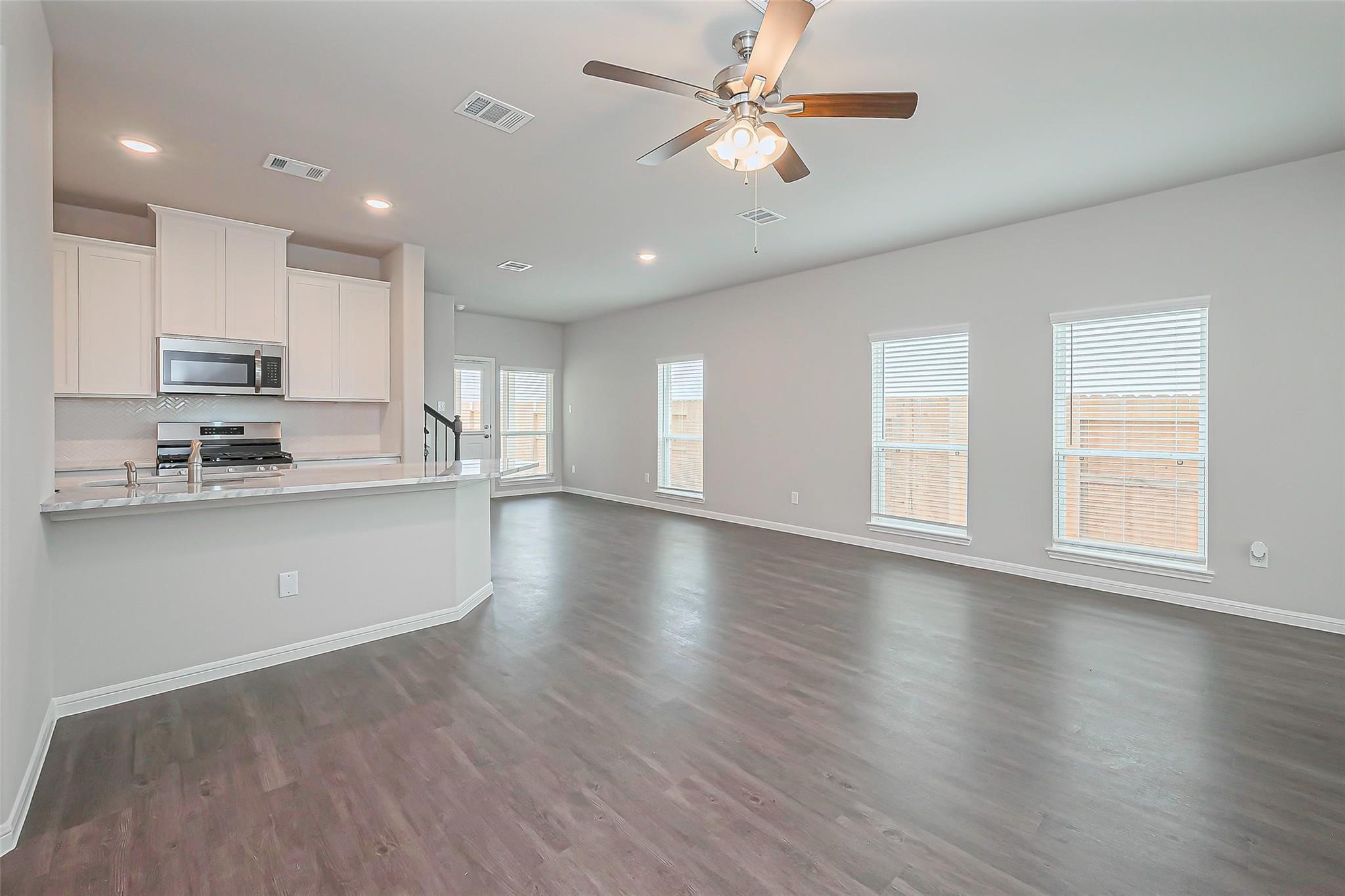 781 Marion Price Drive Dayton, TX 77535 - Photo 7 of 35