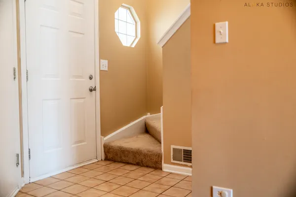 $289,000 | 1850 Wisteria Drive, Aurora, IL 60503