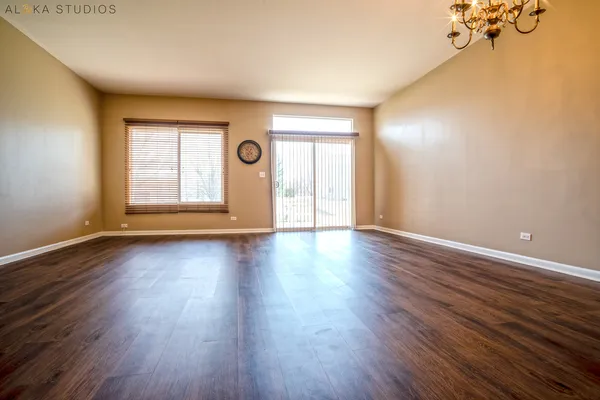$289,000 | 1850 Wisteria Drive, Aurora, IL 60503