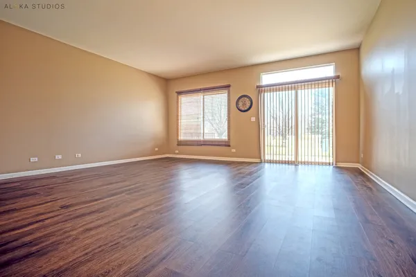 $289,000 | 1850 Wisteria Drive, Aurora, IL 60503