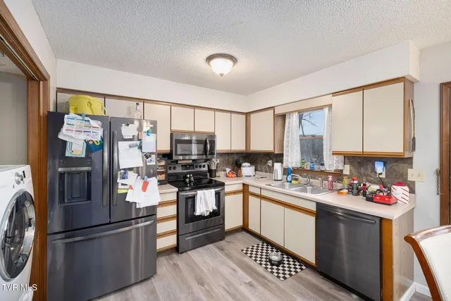 $179,900 | 348 River Road, Unit B1, Bluff City, TN 37618