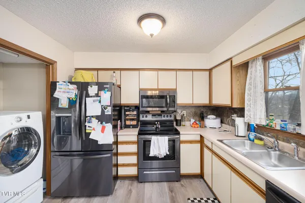 $174,500 | 348 River Road, Unit B1, Bluff City, TN 37618