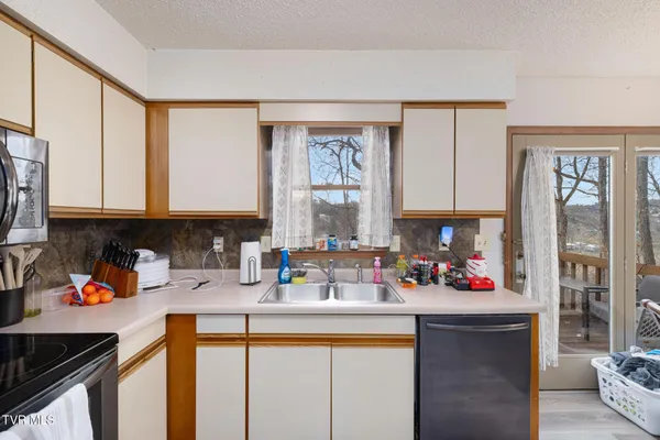 $174,500 | 348 River Road, Unit B1, Bluff City, TN 37618