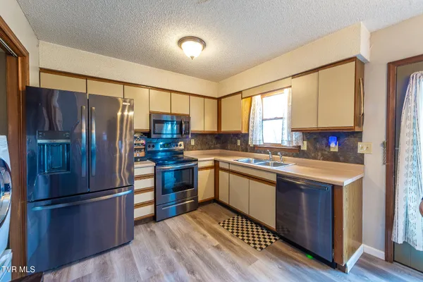 $174,500 | 348 River Road, Unit B1, Bluff City, TN 37618