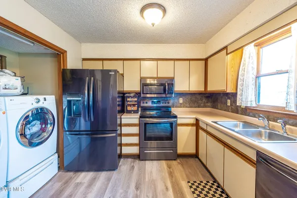 $174,500 | 348 River Road, Unit B1, Bluff City, TN 37618