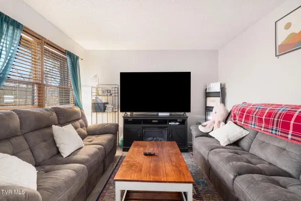 $174,500 | 348 River Road, Unit B1, Bluff City, TN 37618