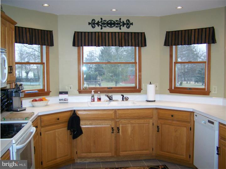 1748 Quarry Road Coopersburg, PA 18036 - Photo 12 of 24 Kitchen