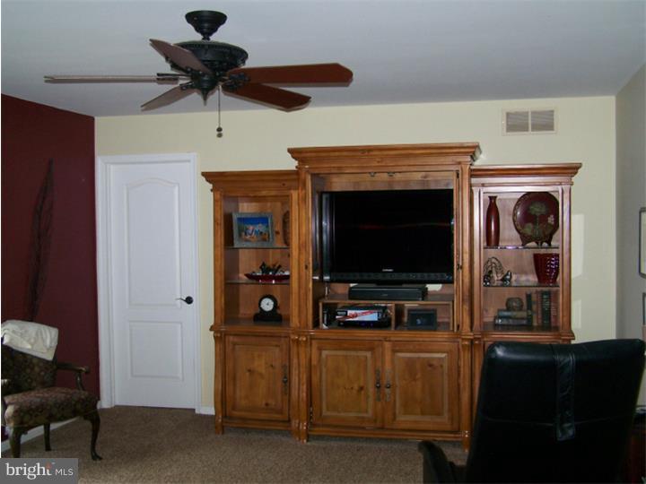 1748 Quarry Road Coopersburg, PA 18036 - Photo 9 of 24 Family Room