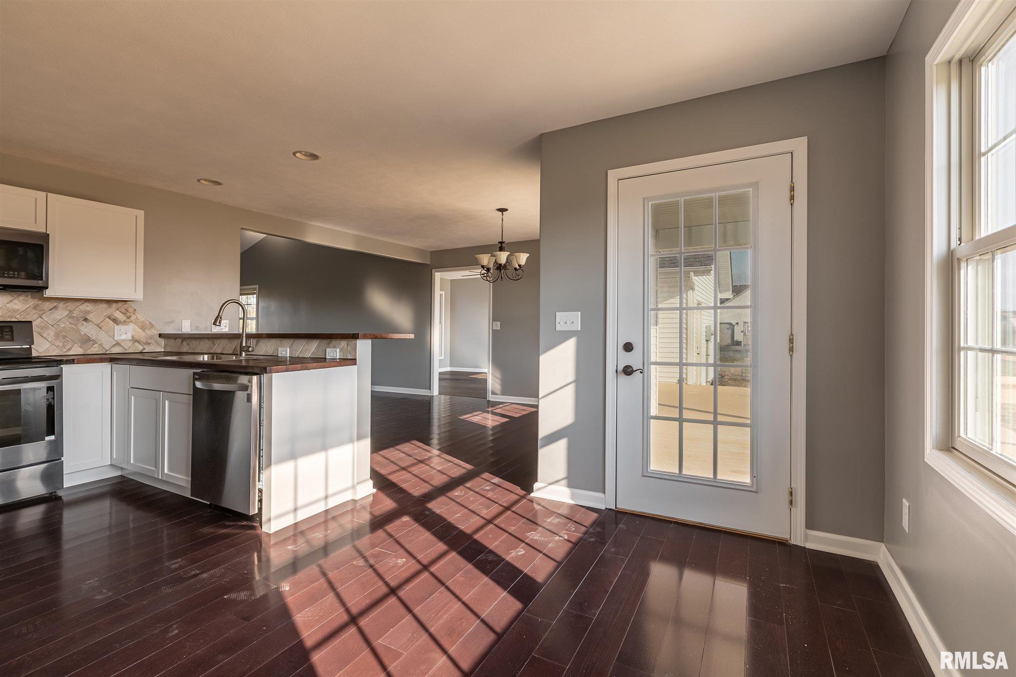 5643 Sycamore Road Carterville, IL 62918 - Photo 8 of 36 Gallery Image 8