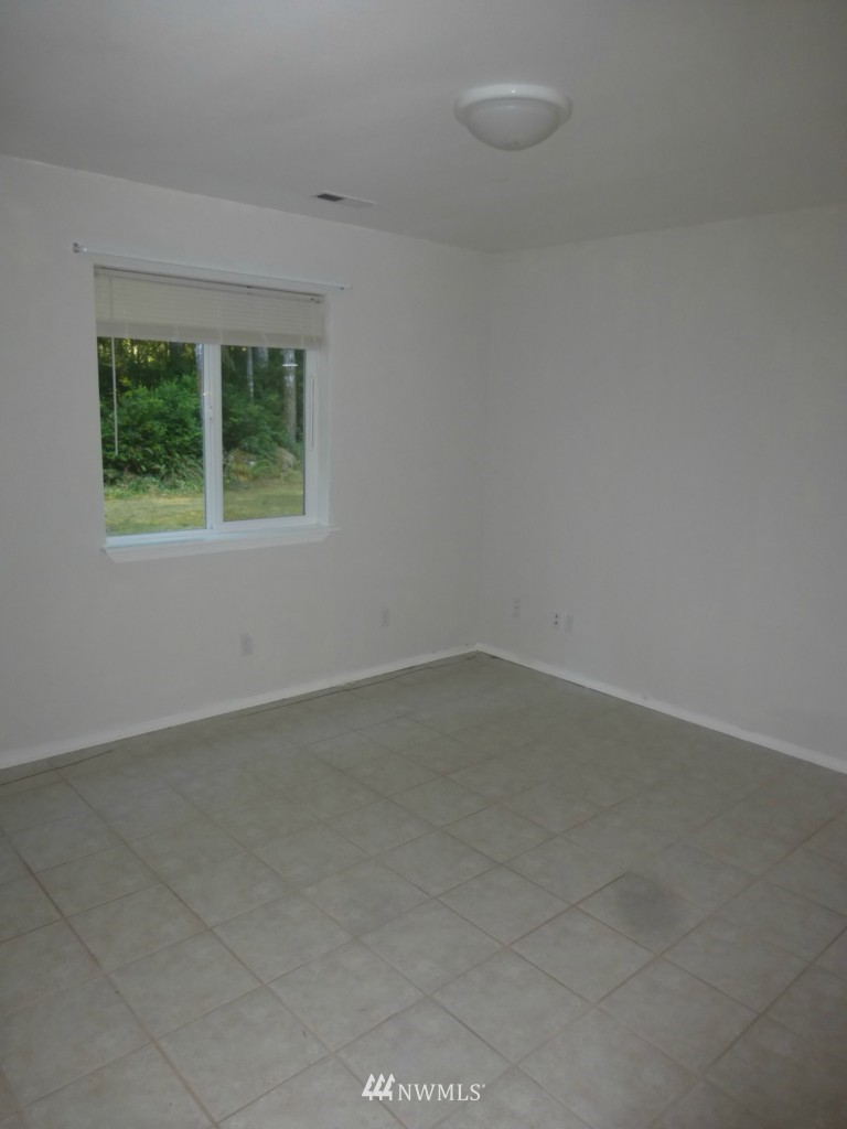 1561 East Grapeview Loop Road Grapeview, WA 98546 - Photo 14 of 20 Gallery Image 14