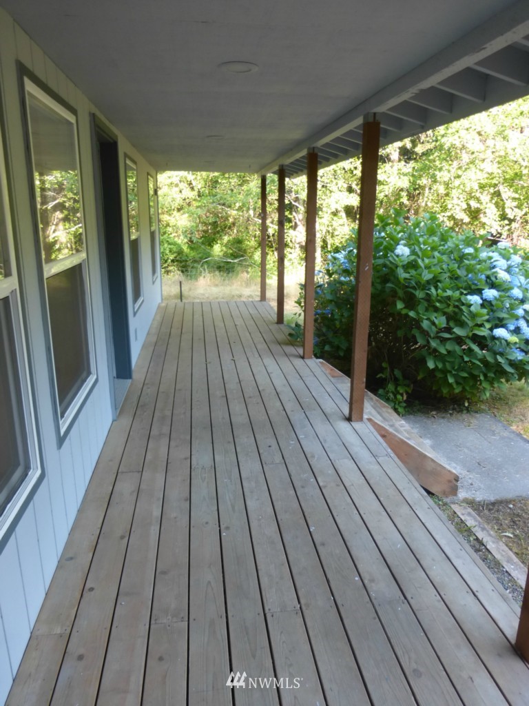 1561 East Grapeview Loop Road Grapeview, WA 98546 - Photo 8 of 20 Gallery Image 8