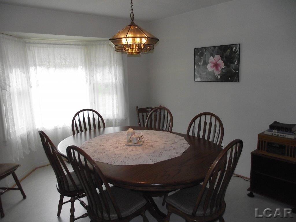 435 Oregon Road West Adrian, MI 49221 - Photo 6 of 17 31263516-5.JPG
