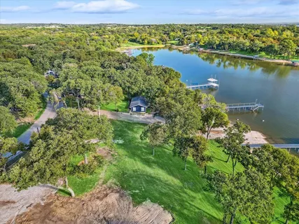 $999,999 | 12424 Lake Forest Drive, Azle, TX 76020