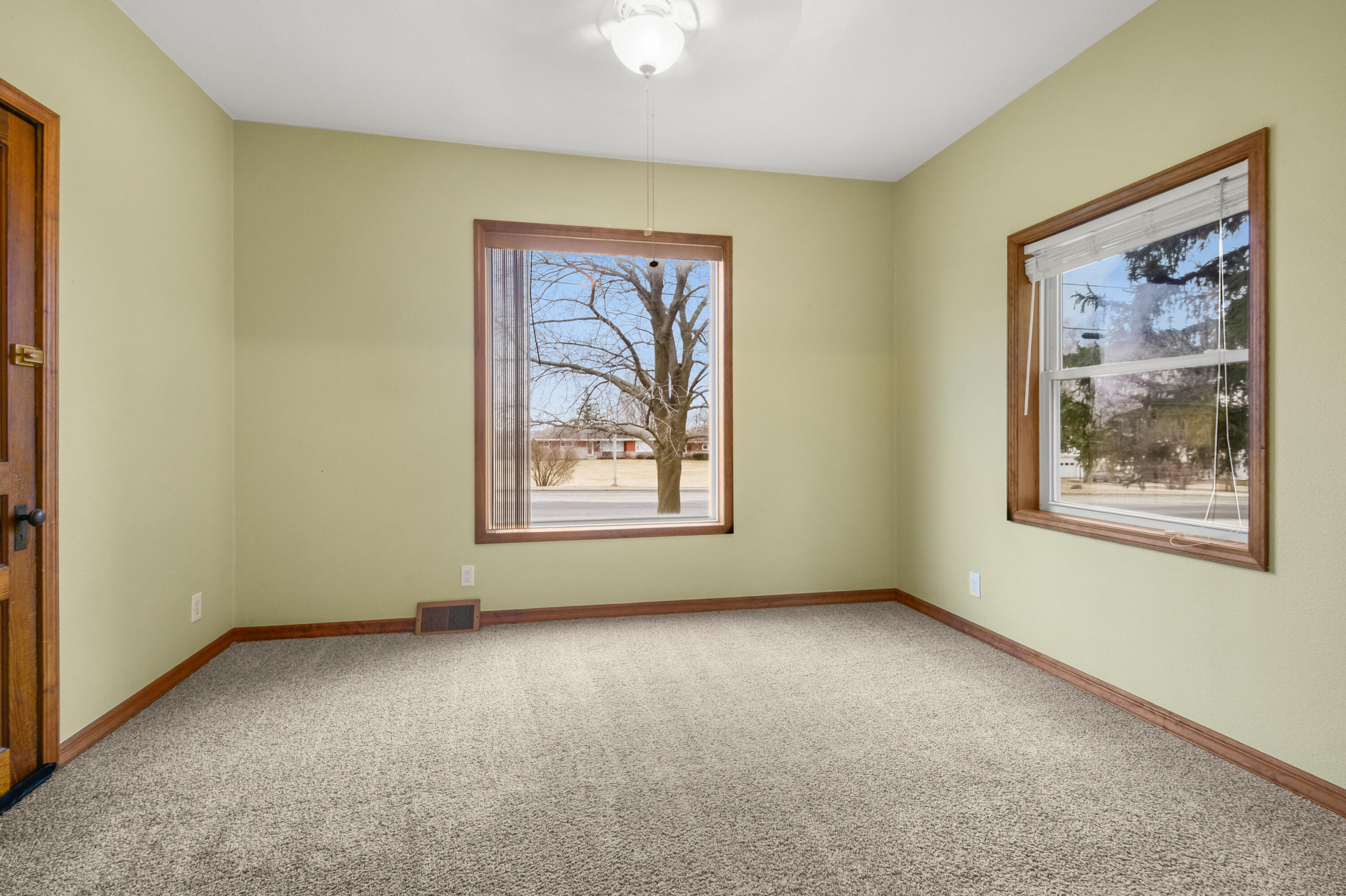 W6552 State Highway 144 Sherman, WI 53075 - Photo 9 of 20 Front room