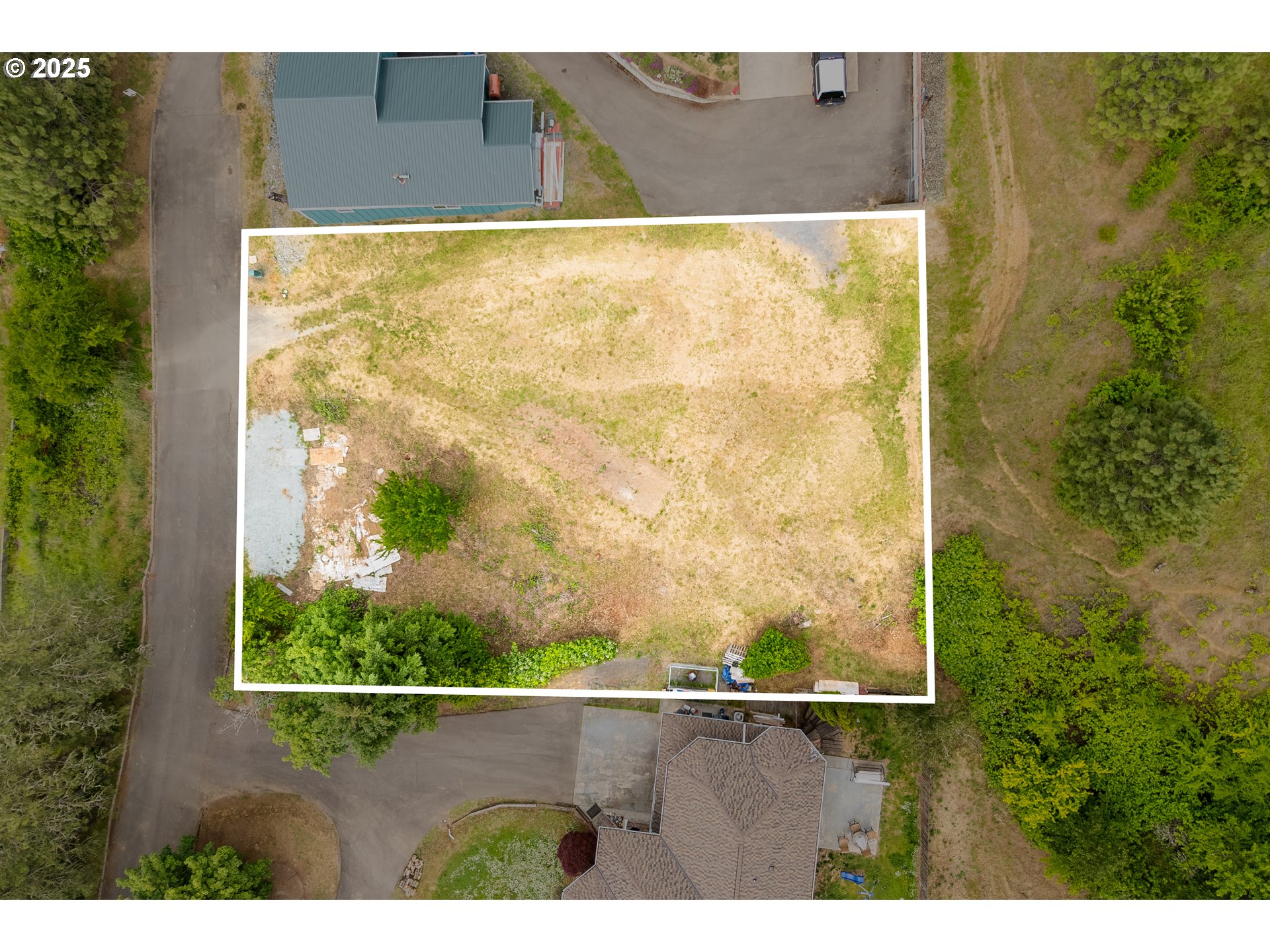 1140 Arburnia Street Myrtle Creek, OR 97457 - Photo 1 of 14 a view of a window
