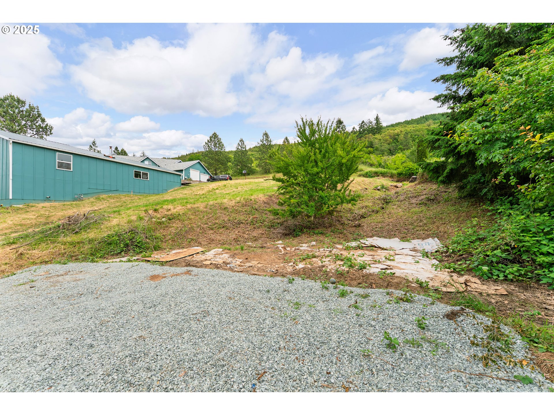 1140 Arburnia Street Myrtle Creek, OR 97457 - Photo 6 of 14 a view of a yard with an outdoor space