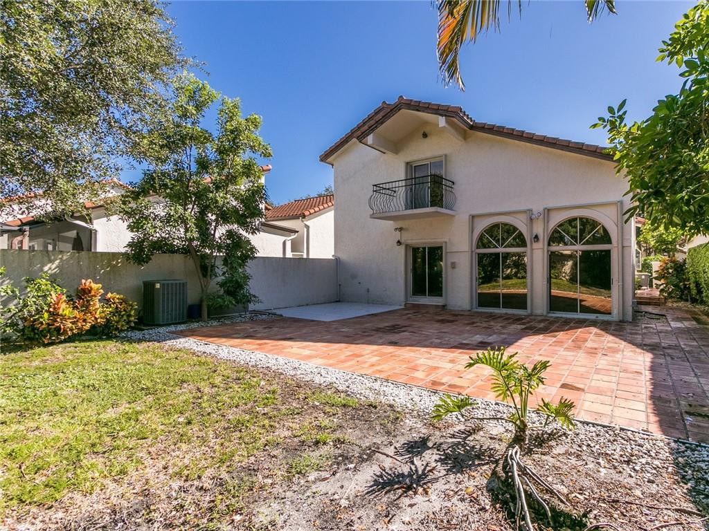 23049 Via Stel Boca Raton, FL 33433 - Photo 13 of 40 Patio/Backyard