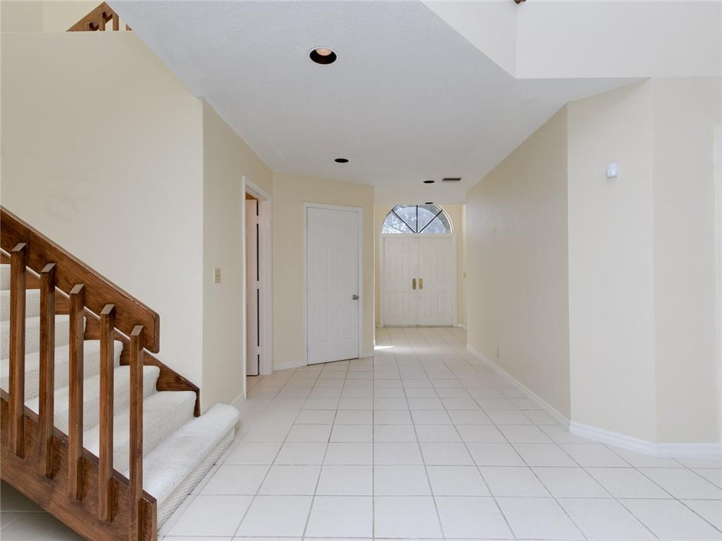 23049 Via Stel Boca Raton, FL 33433 - Photo 4 of 40 Entrance/Foyer
