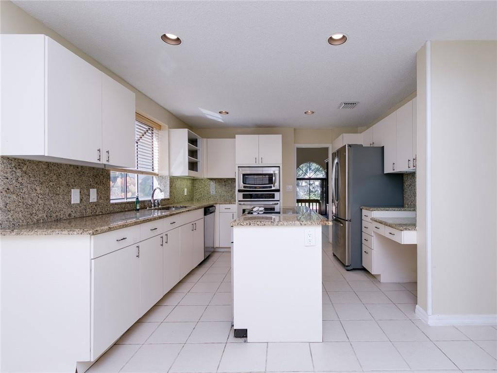 23049 Via Stel Boca Raton, FL 33433 - Photo 5 of 40 Kitchen