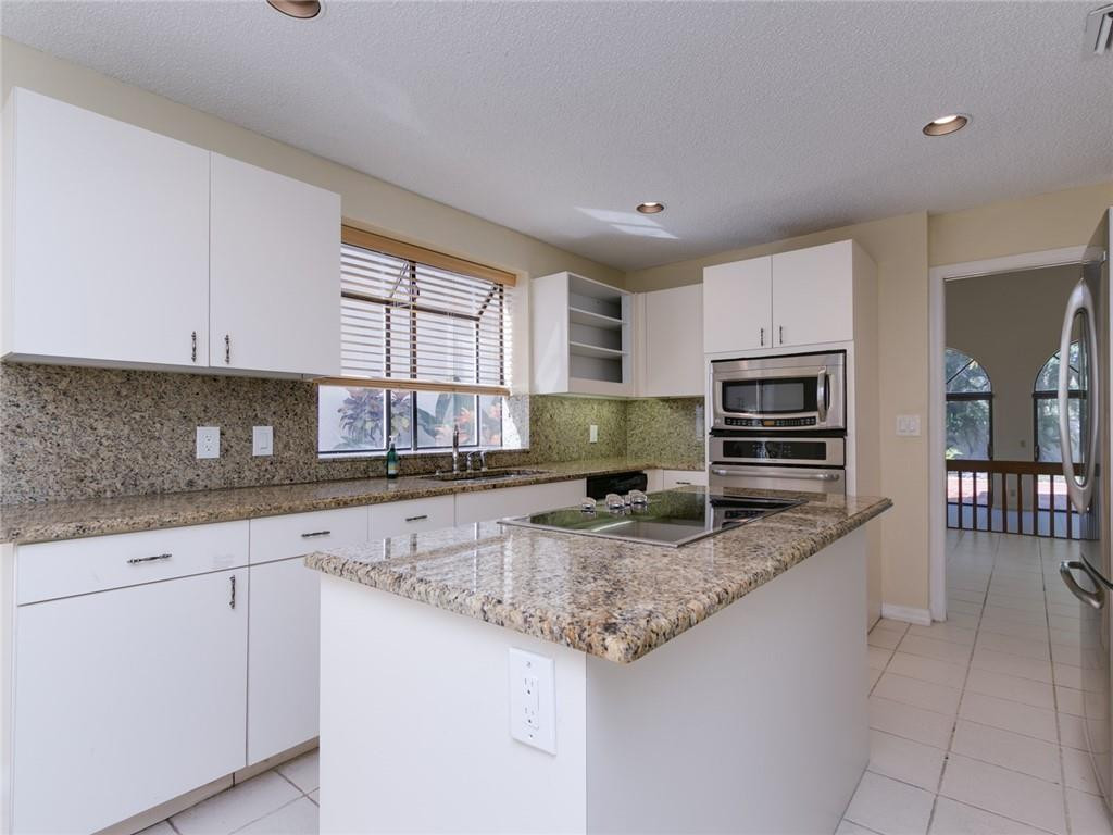 23049 Via Stel Boca Raton, FL 33433 - Photo 6 of 40 Kitchen