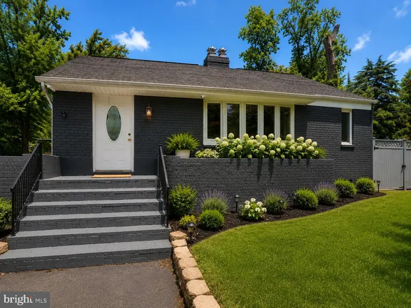 $835,000 | 6614 Columbia Pike, Annandale, VA 22003