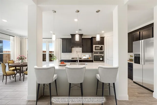 $574,990 | 220 Claywood Drive, Glenn Heights, TX 75154