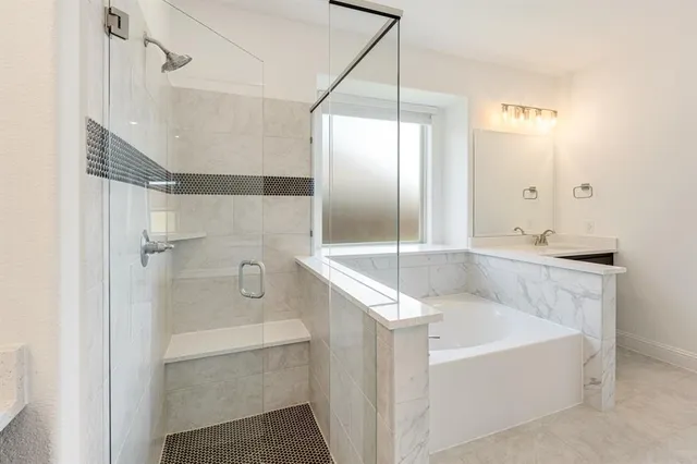 $574,990 | 220 Claywood Drive, Glenn Heights, TX 75154