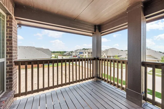 $574,990 | 220 Claywood Drive, Glenn Heights, TX 75154