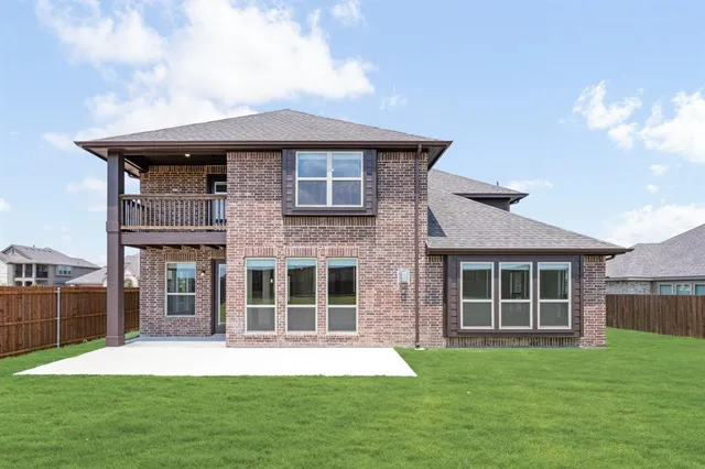 $574,990 | 220 Claywood Drive, Glenn Heights, TX 75154