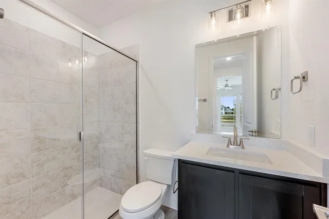 $574,990 | 220 Claywood Drive, Glenn Heights, TX 75154