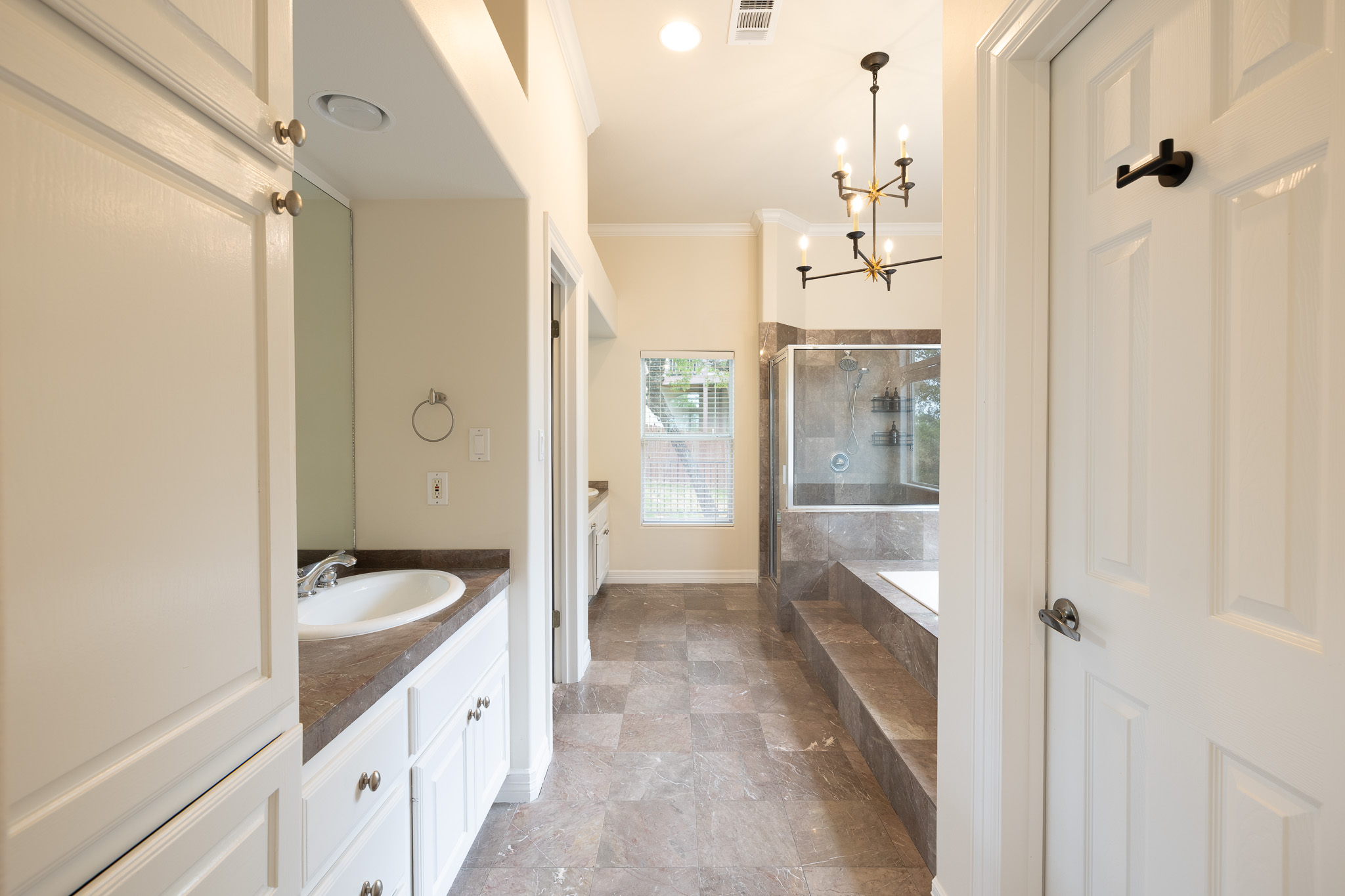 2906 Mill Reef Cove Austin, TX 78746 - Photo 25 of 38 Primary bath