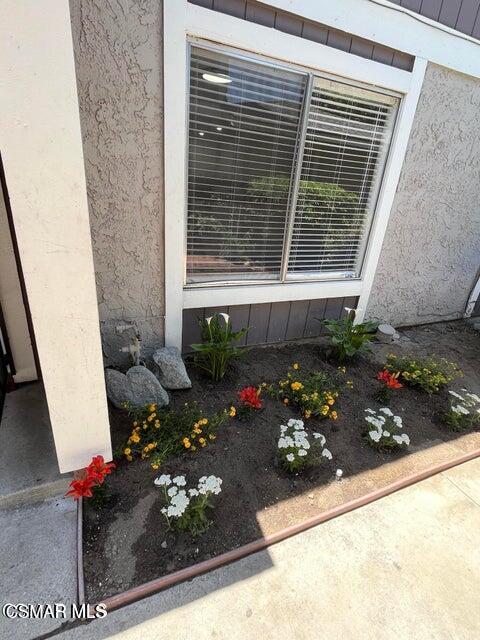 540 Spring Road, Unit 94 Moorpark, CA 93021 - Photo 3 of 22 front window