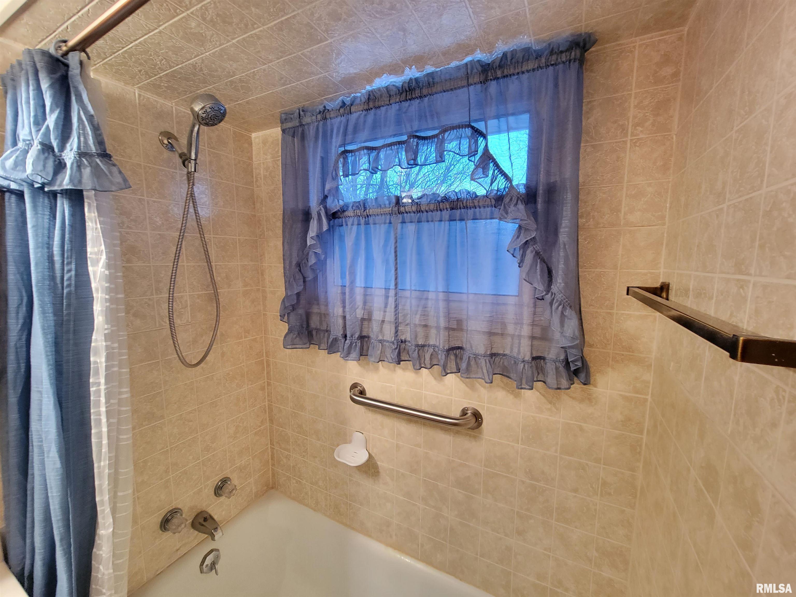 310 Brookview Road East Peoria, IL 61611 - Photo 13 of 21 Gallery Image 13