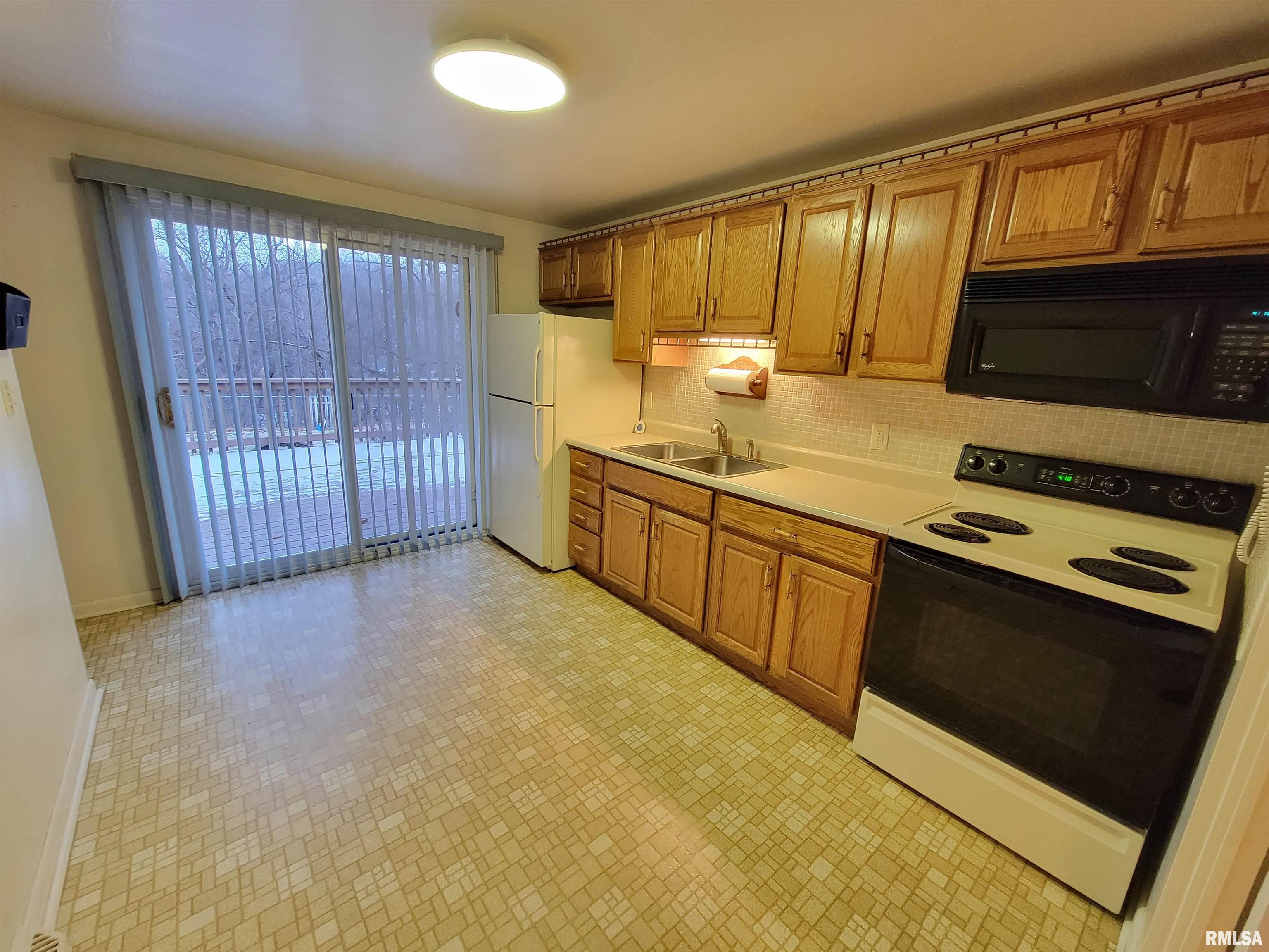 310 Brookview Road East Peoria, IL 61611 - Photo 5 of 21 Gallery Image 5