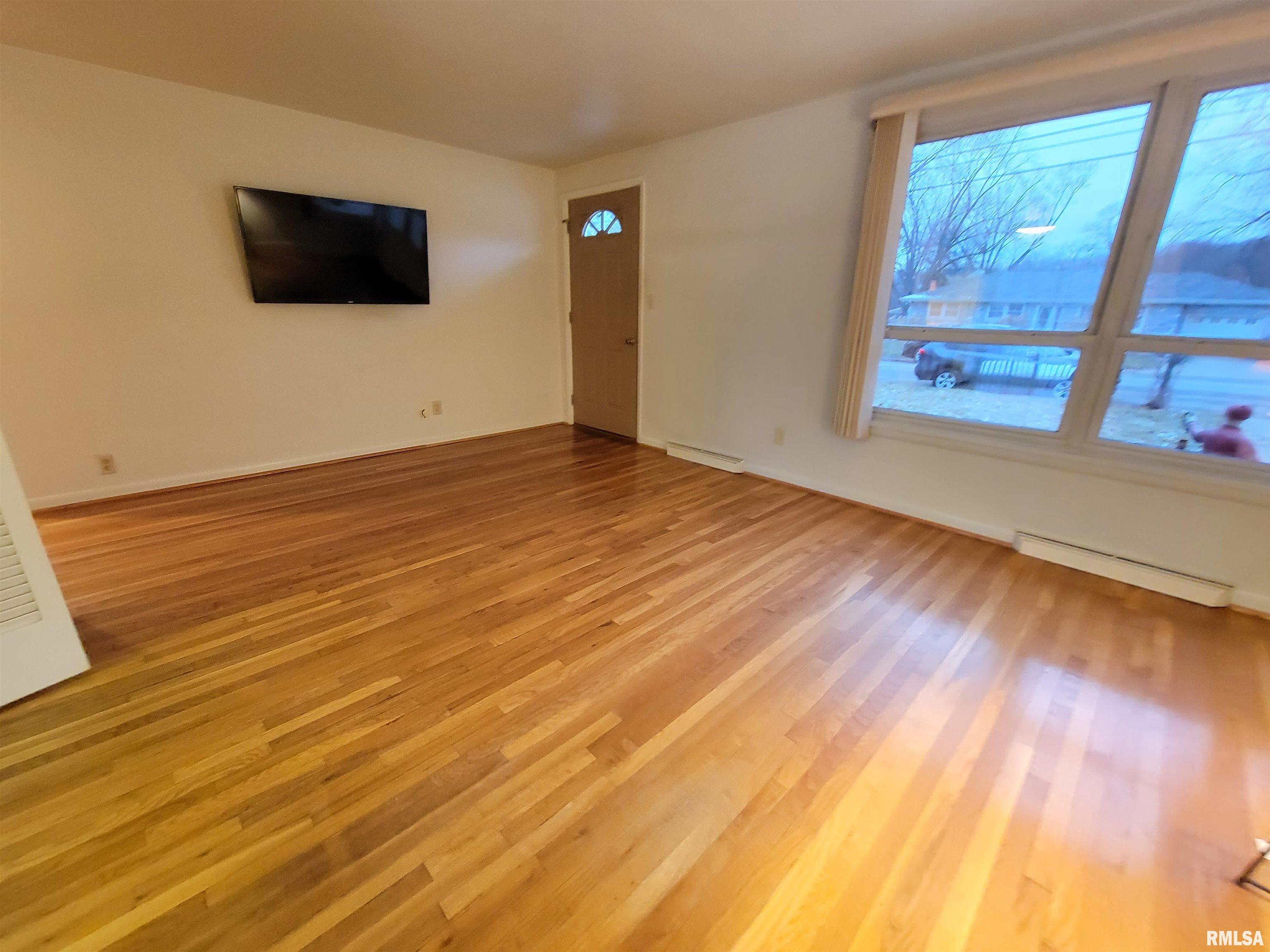 310 Brookview Road East Peoria, IL 61611 - Photo 6 of 21 Gallery Image 6